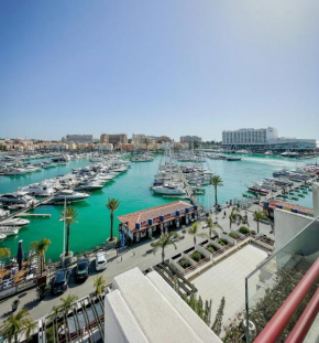 Penthouse Triplex com Jacuzzi T3 HsR Vilamarina
